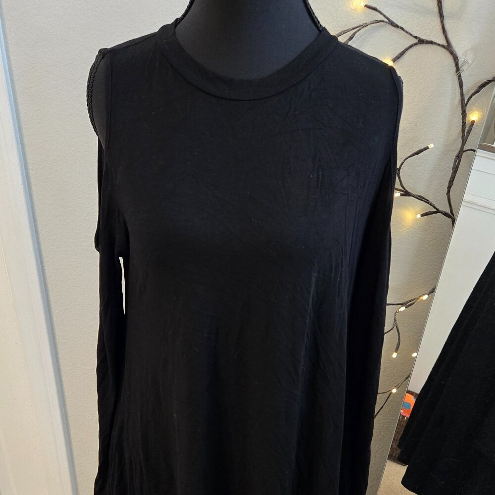 ELAN - Black Cold Shoulder - Long Sleeve Tunic Dress with Pockets - Size L - EUC